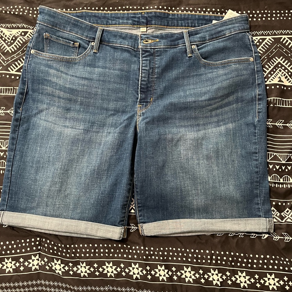 Levi's Women's Mid Blue Denim Roll-Cuff Shorts